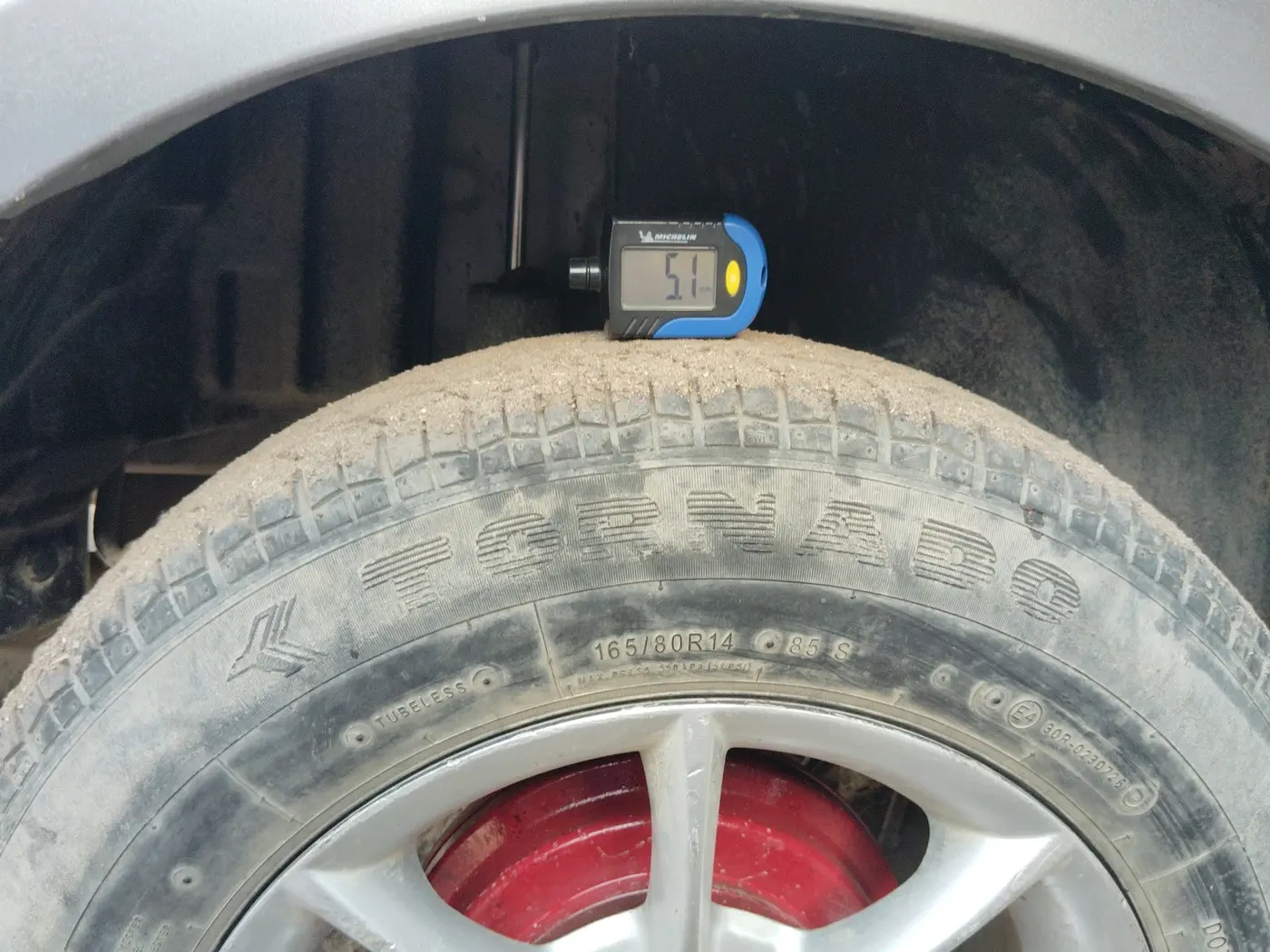 2013 Maruti Swift Dzire VXI, Petrol, Manual, 1,07,103 km, tyre