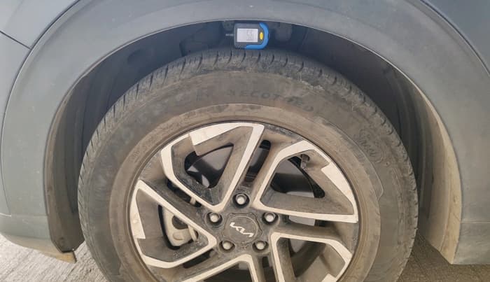 2024 KIA CARENS X Line 1.5 Turbo Petrol DCT 7 STR, Petrol, Automatic, 18,253 km, tyre