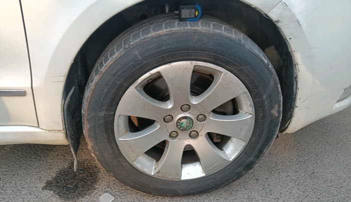 2011 Skoda Superb ELEGANCE 1.8 TSI AT, Petrol, Automatic, 43,684 km, tyre