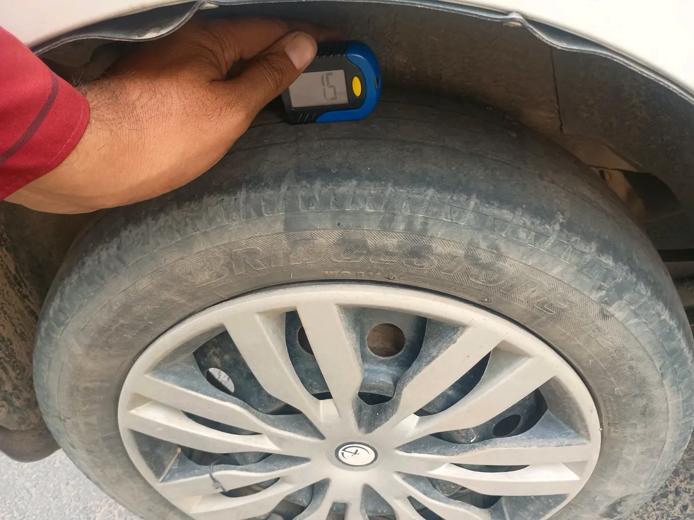 2017 Maruti Wagon R 1.0 VXI, CNG, Manual, 1,06,625 km, tyre