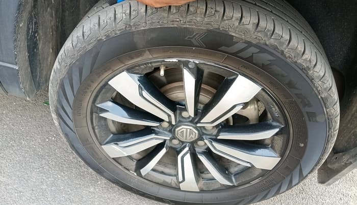 2020 MG HECTOR SHARP 1.5 DCT PETROL, Petrol, Automatic, 49,486 km, tyre