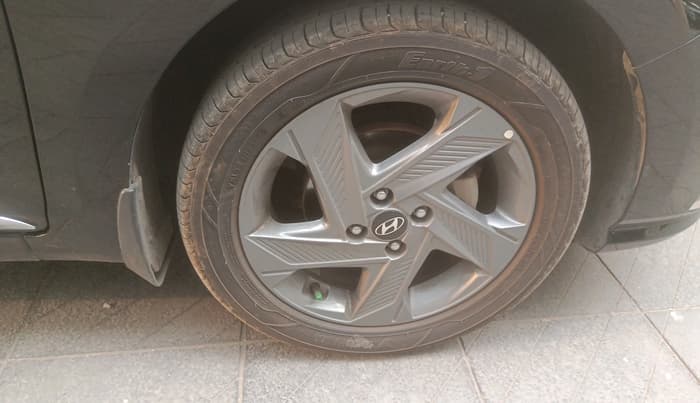 2021 Hyundai Verna SX 1.5 VTVT, Petrol, Manual, 71,236 km, tyre