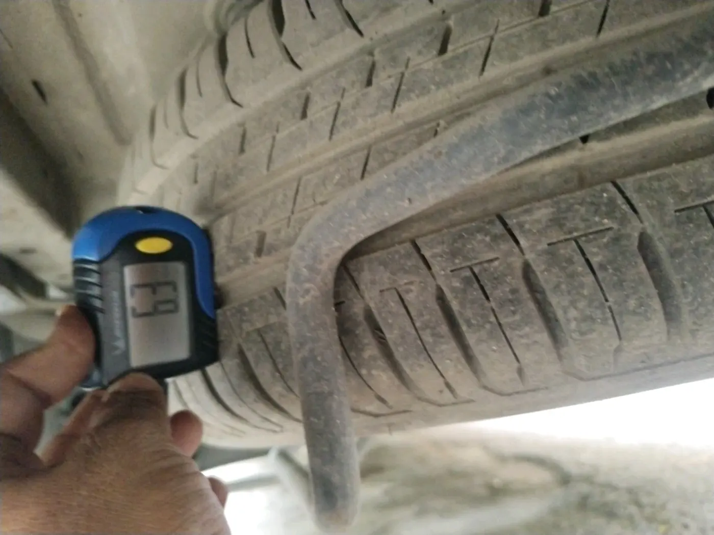 2019 Maruti Ertiga ZXI AT SHVS, Petrol, Automatic, 1,03,804 km, tyre