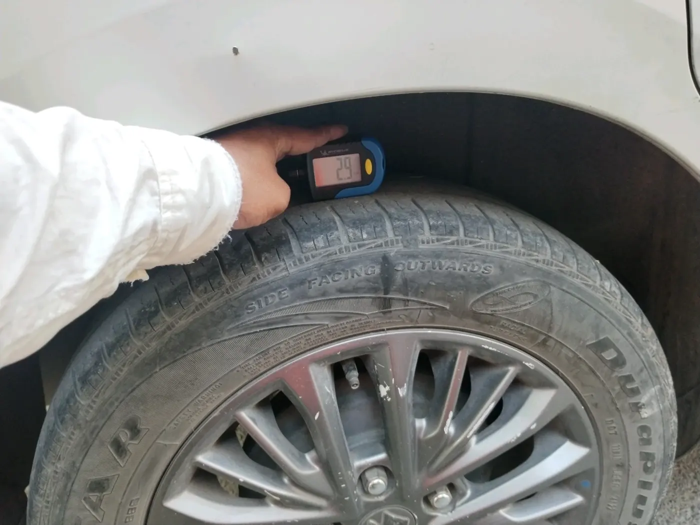 2019 Maruti Ertiga ZXI AT SHVS, Petrol, Automatic, 1,03,804 km, tyre