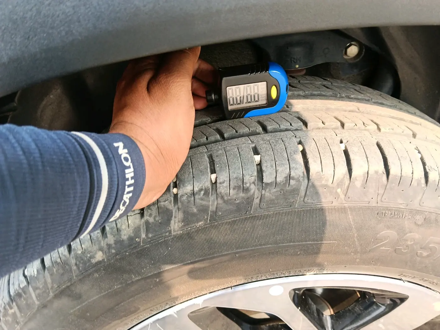 2023 Tata Harrier XZA + O 2.0L RED DARK EDITION 5 STR, Diesel, Automatic, 28,487 km, tyre