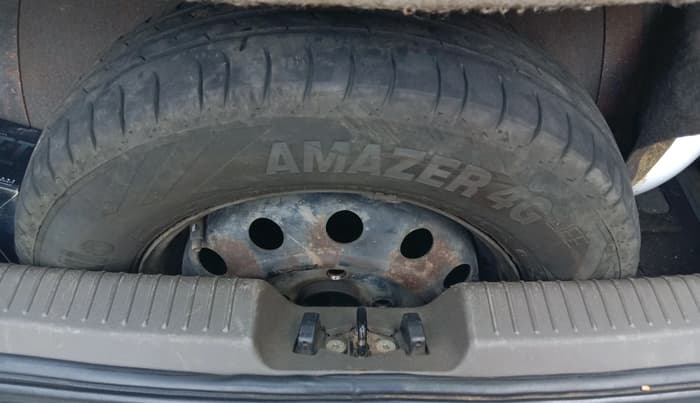 2012 Hyundai i10 MAGNA 1.1, CNG, Manual, 1,96,208 km, tyre