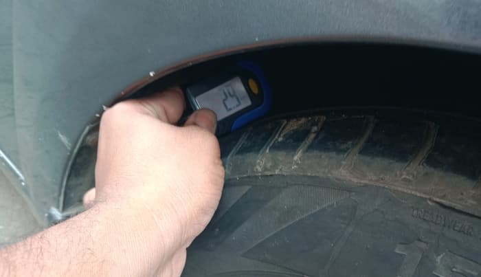 2012 Hyundai i10 MAGNA 1.1, CNG, Manual, 1,96,208 km, tyre