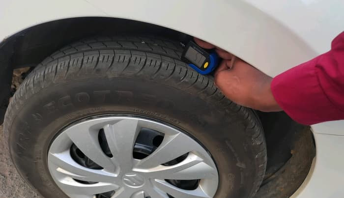 2025 Maruti Swift VXi (O), Petrol, Manual, 7,869 km, tyre