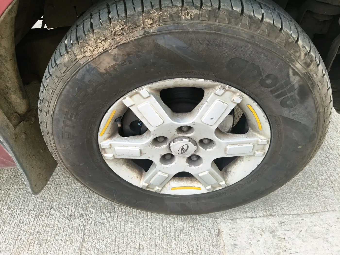 2010 Mahindra Xylo E8, Diesel, Manual, 1,29,221 km, tyre
