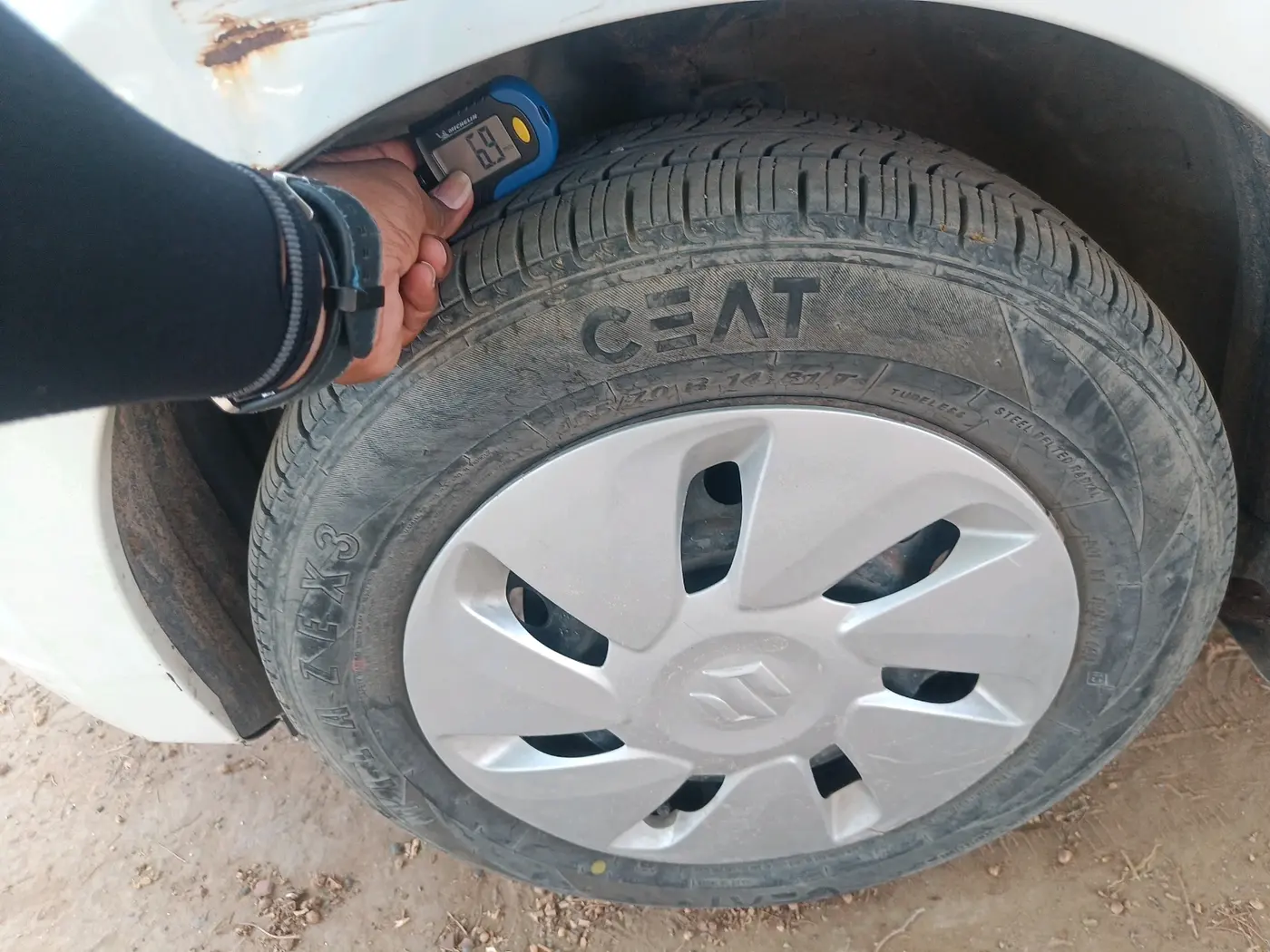 2015 Maruti Celerio VXI, CNG, Manual, 86,500 km, tyre