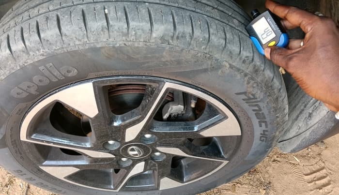 2022 Tata PUNCH ACCOMPLISHED MT, Petrol, Manual, 38,482 km, tyre