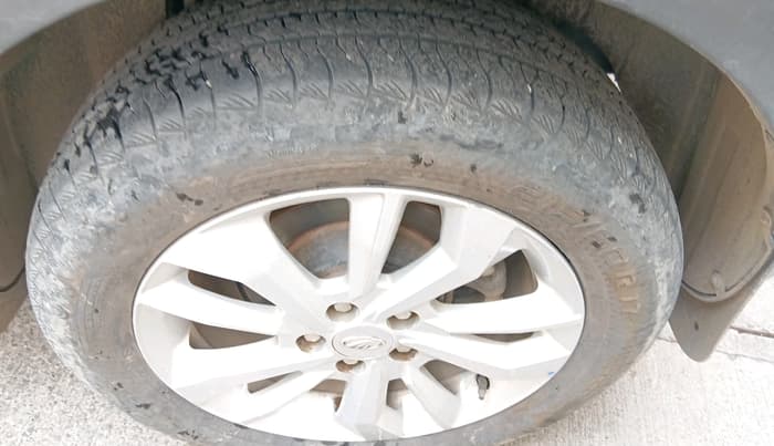 2021 Mahindra XUV300 W8 1.5 DIESEL AMT, Diesel, Automatic, 86,814 km, tyre