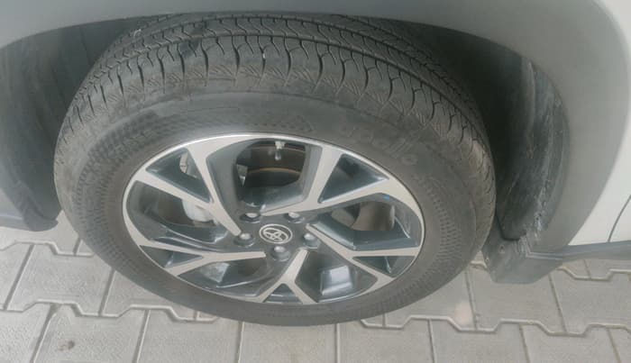 2023 Toyota URBAN CRUISER HYRYDER V HYBRID, Hybrid, Automatic, 24,593 km, tyre