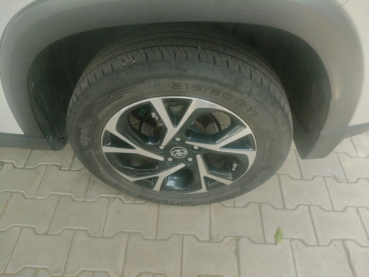 2023 Toyota URBAN CRUISER HYRYDER V HYBRID, Hybrid, Automatic, 24,593 km, tyre