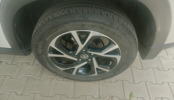 2023 Toyota URBAN CRUISER HYRYDER V HYBRID, Hybrid, Automatic, 24,593 km, tyre