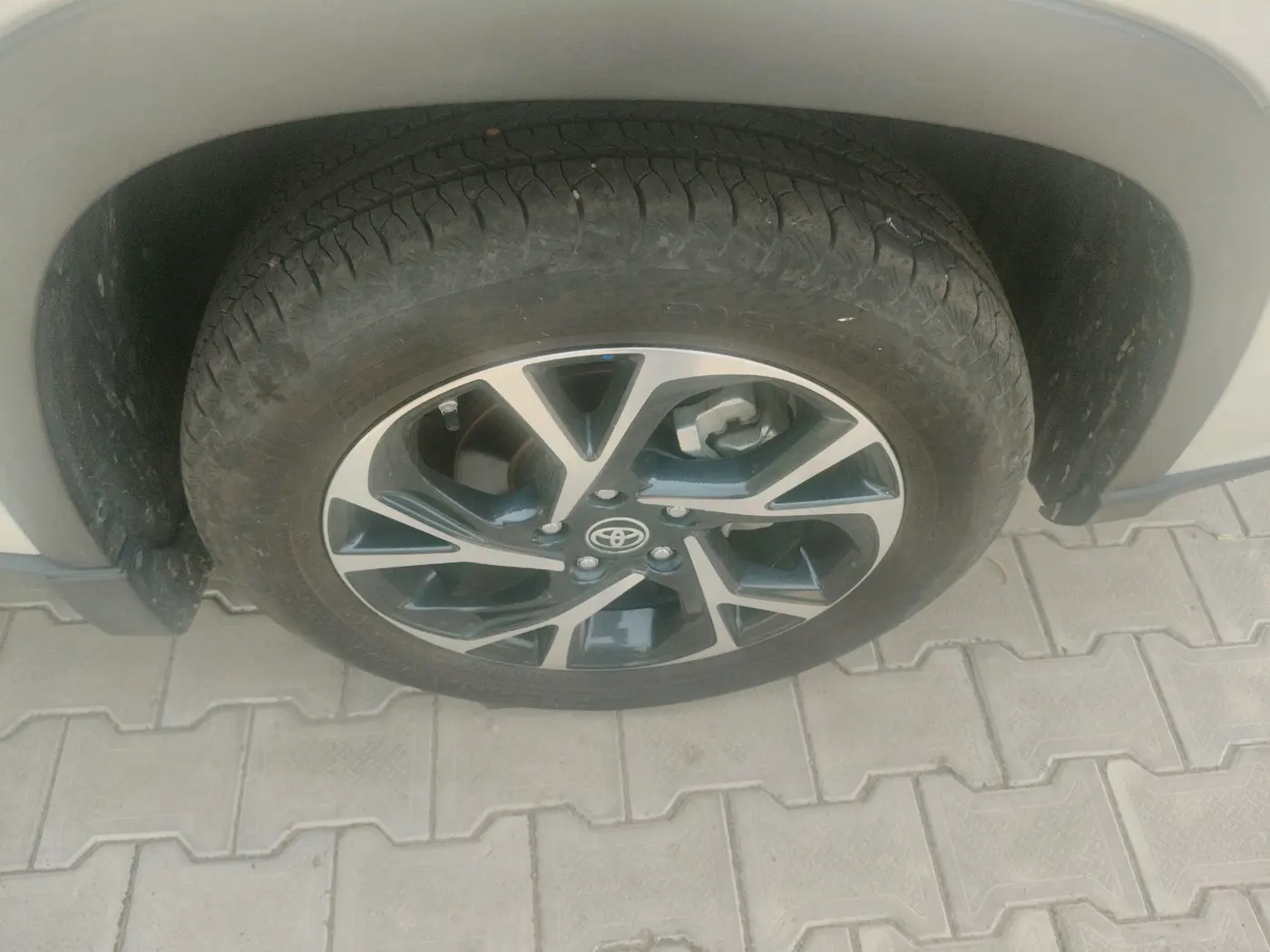 2023 Toyota URBAN CRUISER HYRYDER V HYBRID, Hybrid, Automatic, 24,593 km, tyre
