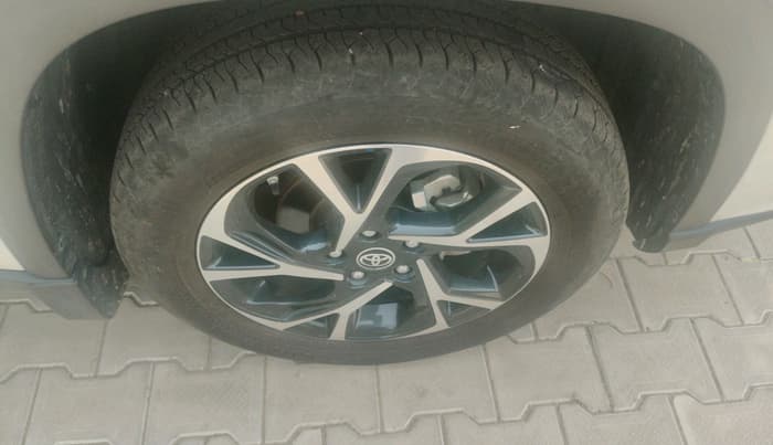 2023 Toyota URBAN CRUISER HYRYDER V HYBRID, Hybrid, Automatic, 24,593 km, tyre
