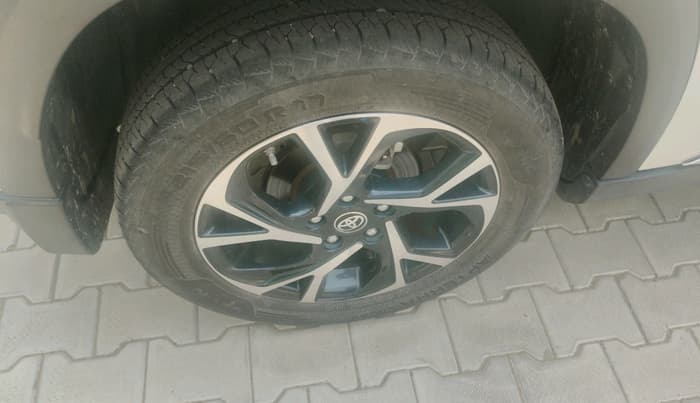 2023 Toyota URBAN CRUISER HYRYDER V HYBRID, Hybrid, Automatic, 24,593 km, tyre