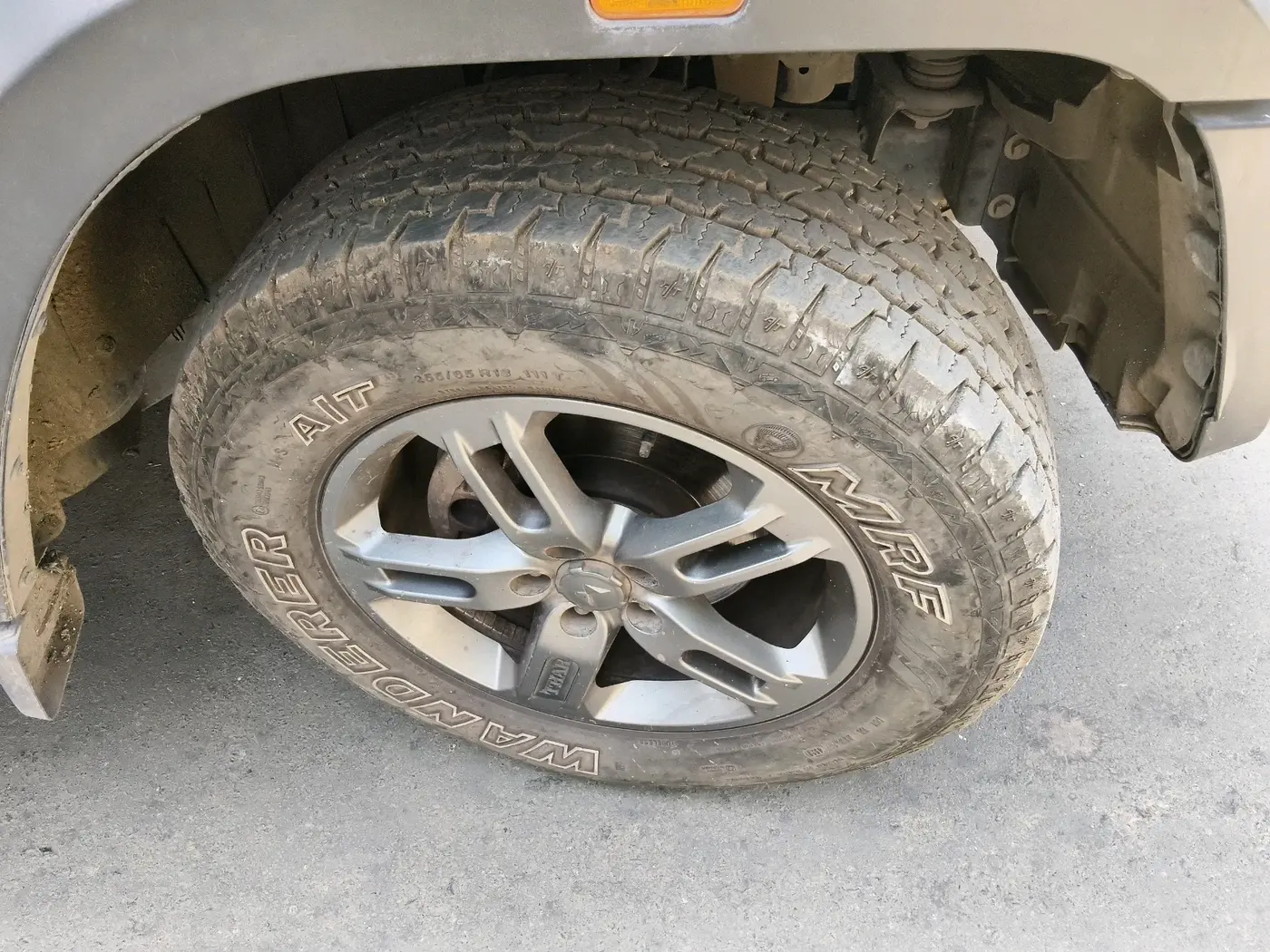 2023 Mahindra Thar LX D AT 4WD HT, Diesel, Automatic, 11,344 km, tyre