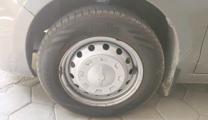 2016 Chevrolet Sail UVA 1.2 BASE, Petrol, Manual, 92,659 km, tyre