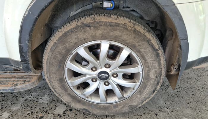 2015 Mahindra XUV500 W10, Diesel, Manual, 31,494 km, tyre