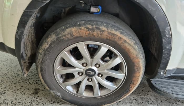 2015 Mahindra XUV500 W10, Diesel, Manual, 31,494 km, tyre