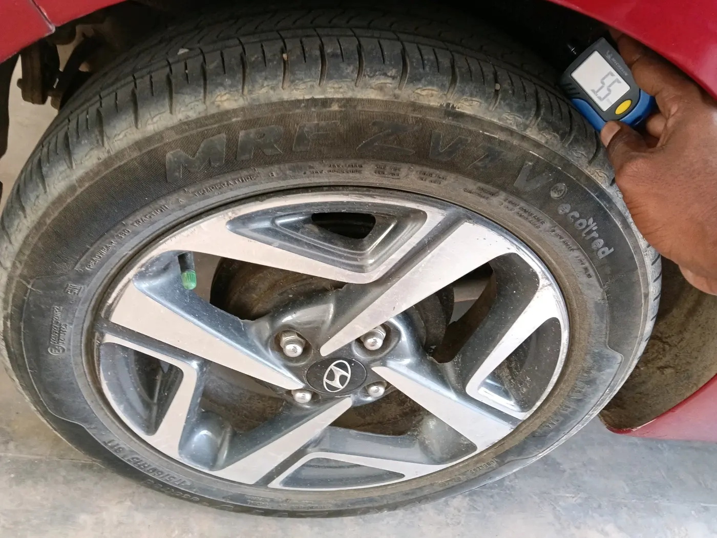 2020 Hyundai AURA SX 1.2 (O), Petrol, Manual, 13,905 km, tyre
