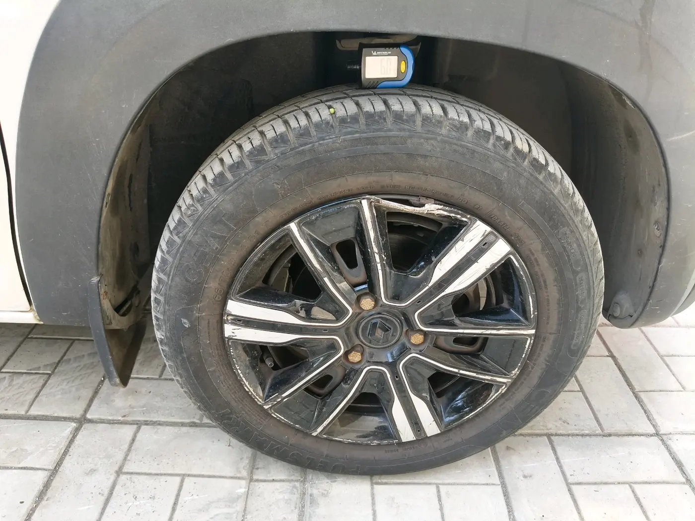 2022 Renault Kwid CLIMBER AMT 1.0, Petrol, Automatic, 8,457 km, tyre