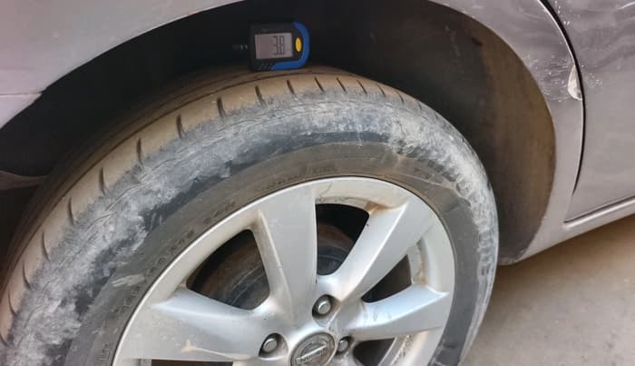 2011 Nissan Sunny XV PETROL, CNG, Manual, 2,16,082 km, tyre