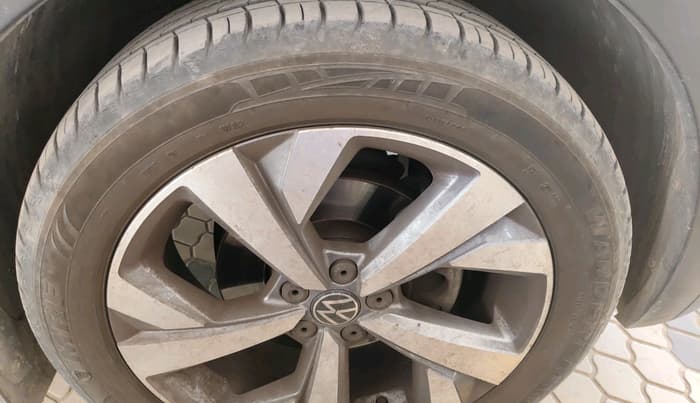 2022 Volkswagen TAIGUN TOPLINE 1.0 TSI MT, Petrol, Manual, 14,166 km, tyre