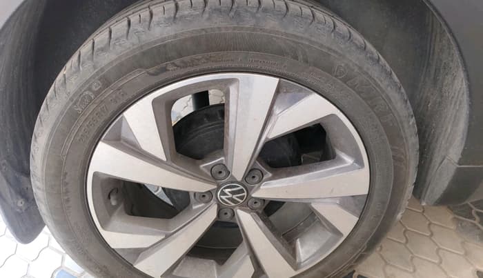 2022 Volkswagen TAIGUN TOPLINE 1.0 TSI MT, Petrol, Manual, 14,166 km, tyre