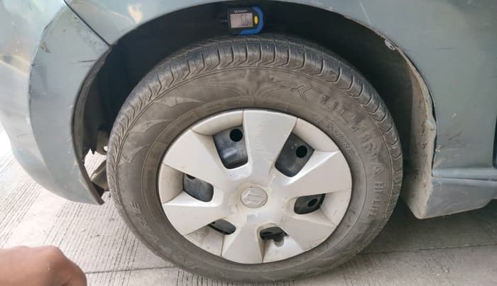 2011 Maruti A Star VXI, CNG, Manual, 95,523 km, tyre