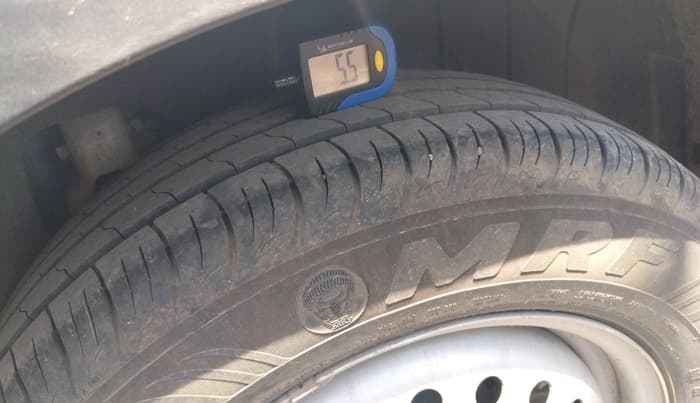 2024 Mahindra XUV300 W4 1.2 PETROL, Petrol, Manual, 14,654 km, tyre