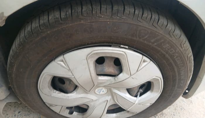 2013 Toyota Etios G, Petrol, Manual, 1,58,369 km, tyre