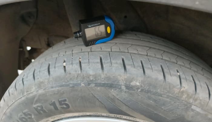 2022 Hyundai VENUE S 1.2, Petrol, Manual, 27,568 km, tyre