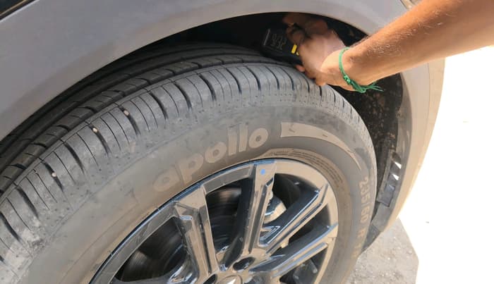 2025 Mahindra XUV700 AX 7 D AT 7 STR, Diesel, Automatic, 2,304 km, tyre