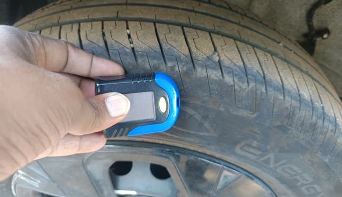 2025 Tata PUNCH ADVENTURE AMT, Petrol, Automatic, 7,218 km, tyre