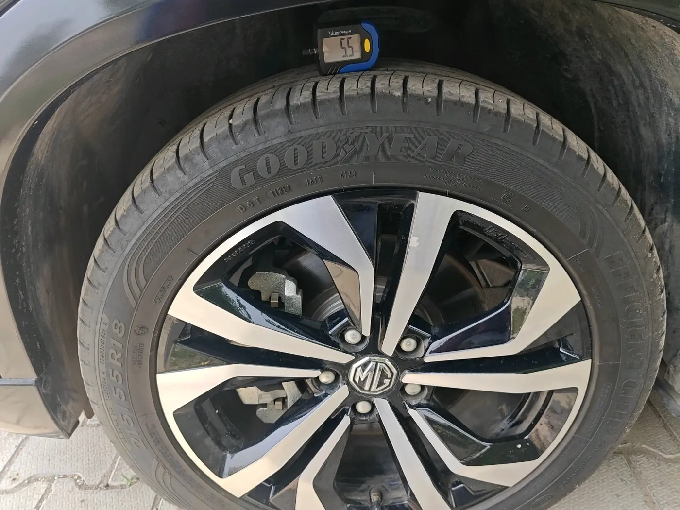 2023 MG HECTOR PLUS SAVVY PRO 1.5 TURBO CVT 6 STR, Petrol, Automatic, 21,903 km, tyre