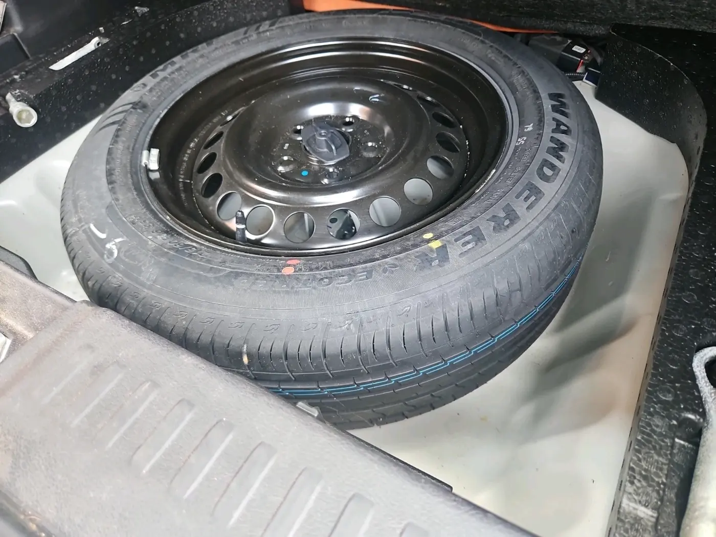 2023 Maruti BREZZA LXI, Petrol, Manual, 10,751 km, tyre