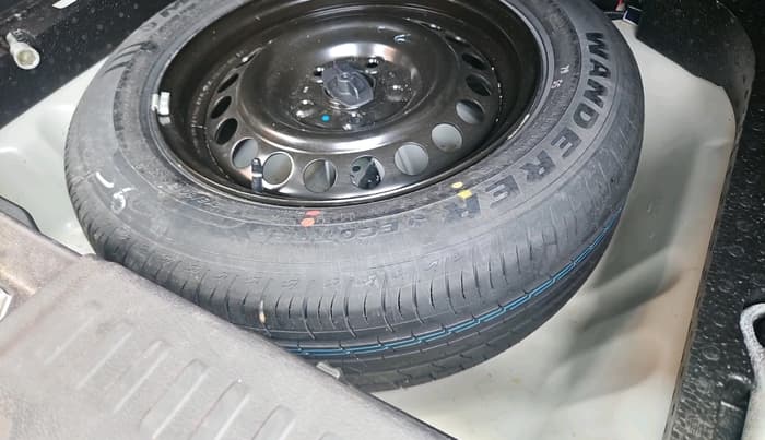 2023 Maruti BREZZA LXI, Petrol, Manual, 10,751 km, tyre