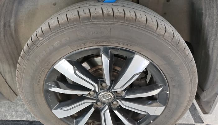2020 MG HECTOR SHARP 2.0 DIESEL, Diesel, Manual, 1,10,475 km, tyre