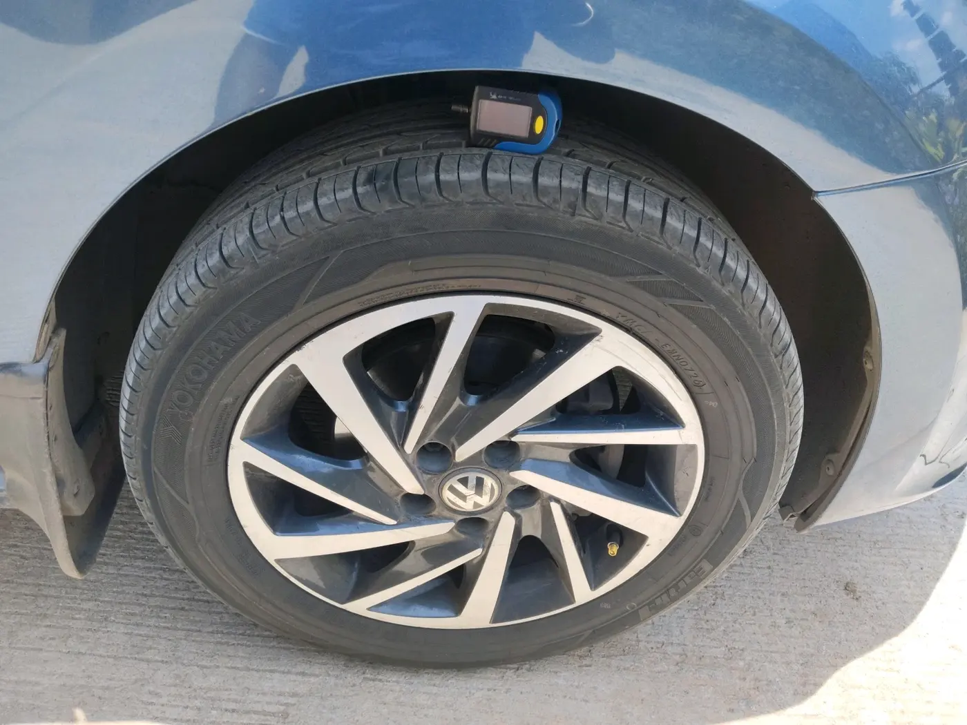 2017 Volkswagen Polo COMFORTLINE 1.2L, Petrol, Manual, 1,14,102 km, tyre