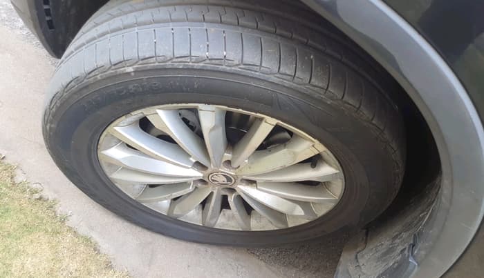 2018 Skoda Kodiaq STYLE 2.0 TDI 4X4 AT, Diesel, Automatic, 2,04,486 km, tyre
