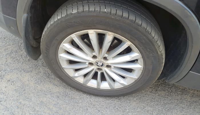 2018 Skoda Kodiaq STYLE 2.0 TDI 4X4 AT, Diesel, Automatic, 2,04,486 km, tyre