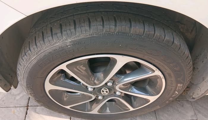 2019 Hyundai Grand i10 SPORTZ AT 1.2 KAPPA VTVT, Petrol, Automatic, 26,603 km, tyre