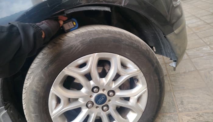 2013 Ford Ecosport TITANIUM 1.5L DIESEL, Diesel, Manual, 2,02,715 km, tyre