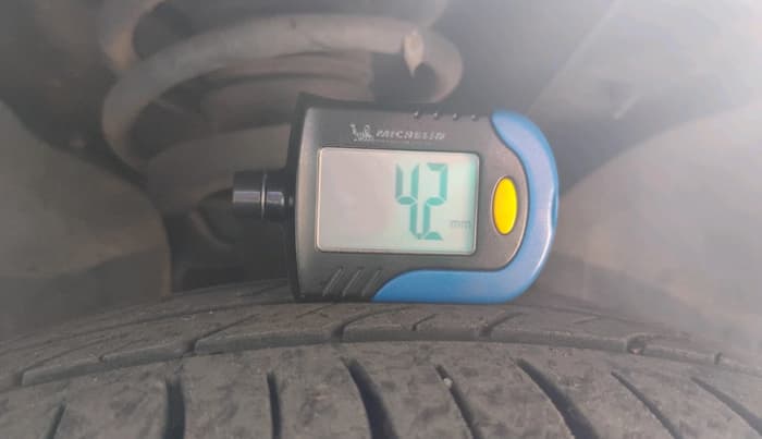 2011 Ford Figo ZXI 1.2 PETROL, Petrol, Manual, 58,961 km, tyre