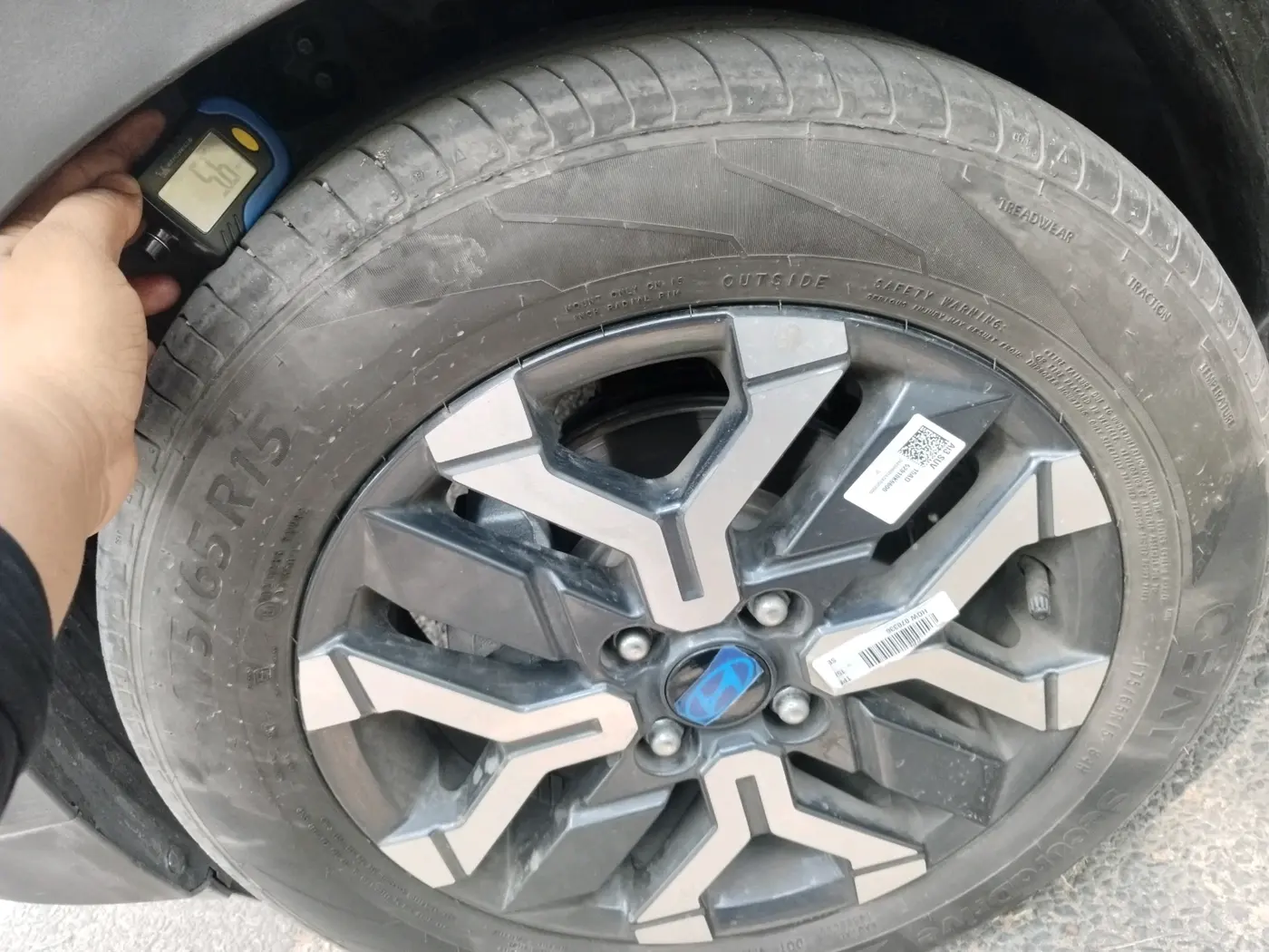 2024 Hyundai EXTER SX(O) 1.2 AMT, Petrol, Automatic, 7,663 km, tyre
