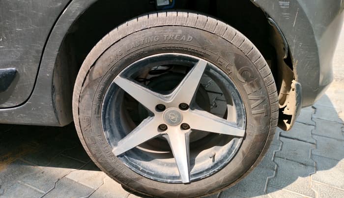 2023 Maruti Swift LXI, Petrol, Manual, 36,116 km, tyre