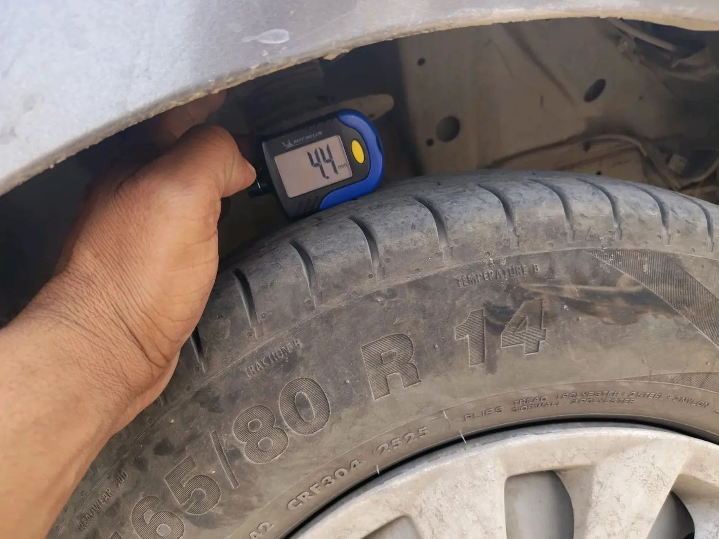 2019 Maruti Dzire LXI, CNG, Manual, 1,60,574 km, tyre
